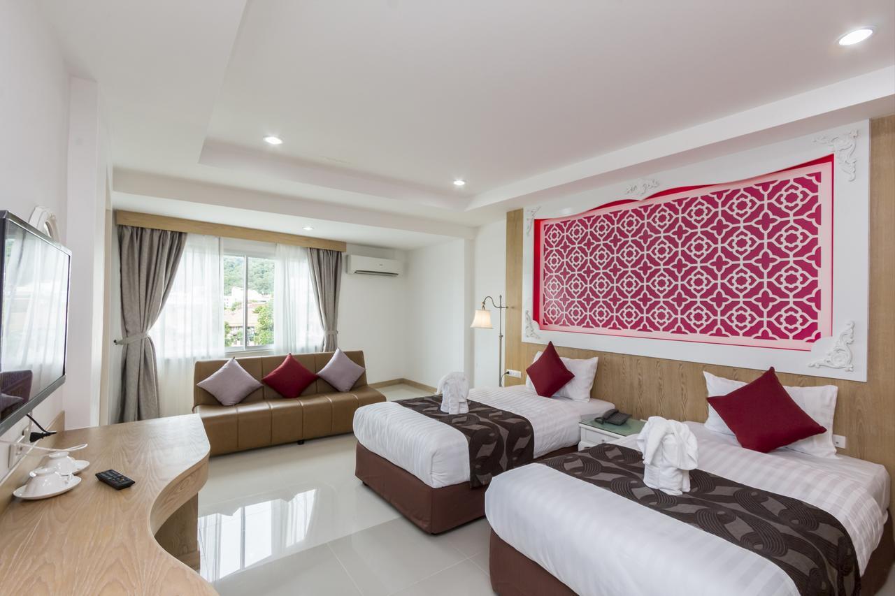 Triple Three Patong Hotel Bagian luar foto